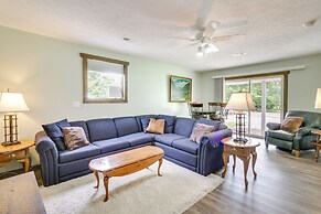 Cottage w/ Yard + Grill ~ 21 Mi to Hocking Hills!