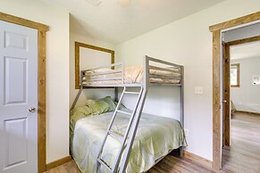 Cottage w/ Yard + Grill ~ 21 Mi to Hocking Hills!