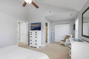 Breezy Ocean City Home: Walk to Beach + Boardwalk!