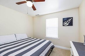 Breezy Ocean City Home: Walk to Beach + Boardwalk!