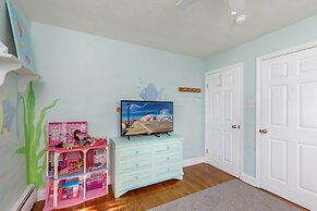 Breezy Ocean City Home: Walk to Beach + Boardwalk!