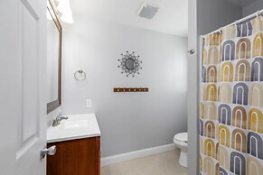 Breezy Ocean City Home: Walk to Beach + Boardwalk!