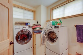 Large Family Home w/ View, 1 Mi to Red Lodge Ski!