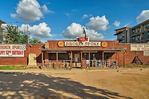 12 Mi to Dtwn: Austin Guest Cottage w/ Pool Access