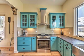 Buena Vista Home w/ Mtn Views, Walk to Main St