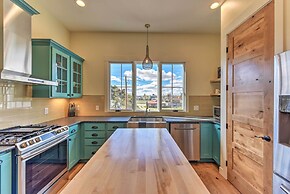 Buena Vista Home w/ Mtn Views, Walk to Main St