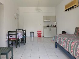 Zinovia Apartments & Studio