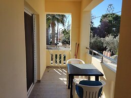 Zinovia Apartments & Studio