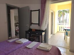 Zinovia Apartments & Studio