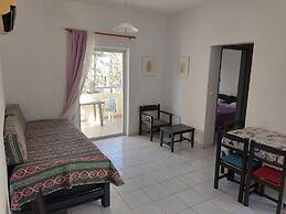 Zinovia Apartments & Studio