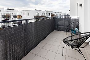 Trendy Apartment + Parking by Renters