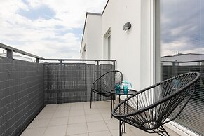 Trendy Apartment + Parking by Renters