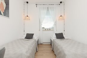 Trendy Apartment + Parking by Renters