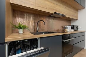 Trendy Apartment + Parking by Renters