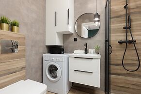 Trendy Apartment + Parking by Renters