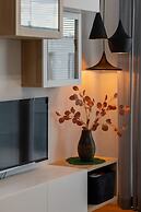 Trendy Apartment + Parking by Renters