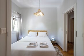 Trendy 2 bedroom Apartment 5min to metro