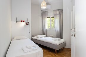 Trendy 2 bedroom Apartment 5min to metro