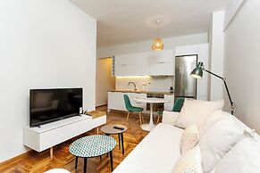 Trendy 2 bedroom Apartment 5min to metro