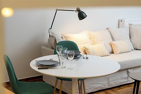 Trendy 2 bedroom Apartment 5min to metro