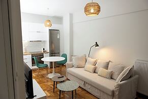 Trendy 2 bedroom Apartment 5min to metro