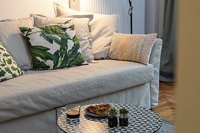 Trendy 2 bedroom Apartment 5min to metro