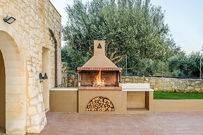 Villa Ostria Near Georgioupolis - 3bd 2ba