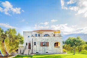 Villa Ostria Near Georgioupolis - 3bd 2ba