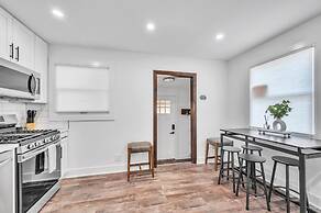 Modern Luxury Amenities Near Woodfield Mall 2 Bedroom Home by RedAwnin