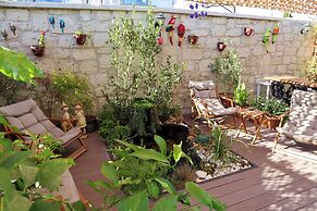 Müzeyyen Hanım Konağı Alaçatı 12+