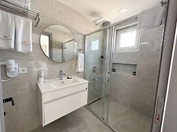 Müzeyyen Hanım Konağı Alaçatı 12+