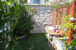 Müzeyyen Hanım Konağı Alaçatı 12+