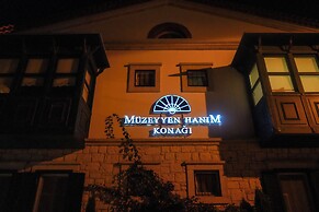 Müzeyyen Hanım Konağı Alaçatı 12+