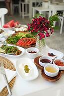 Müzeyyen Hanım Konağı Alaçatı 12+