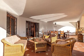Chic Villa Antonina 2 Bedroom Apartment Sleeps 6