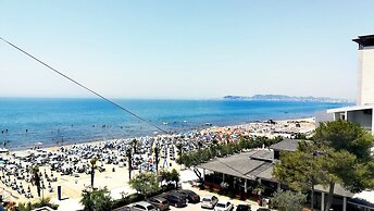 Quiet Apartment by the sea