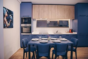 Parrot's Home Lalez Bay