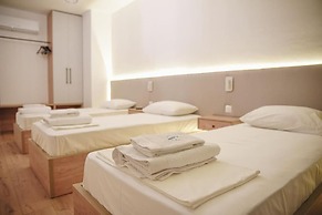 Parrot's Home Lalez Bay