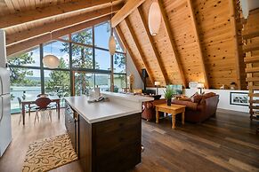 Moonlight Shores Lakefront