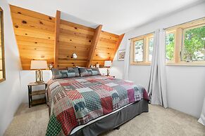 Moonlight Shores Lakefront