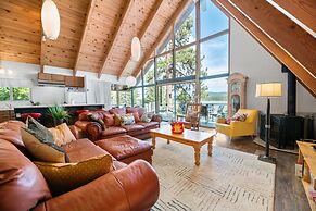 Moonlight Shores Lakefront