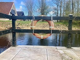 Holiday House Platz an der Sonne for 6 People Near Lake Lauwersmeer