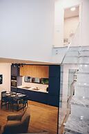 Parrot's Home Lalez Bay