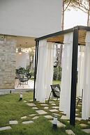 Parrot's Home Lalez Bay