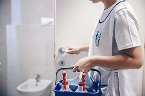 Parrot's Home Lalez Bay