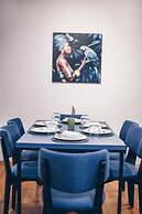 Parrot's Home Lalez Bay