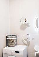 Parrot's Home Lalez Bay