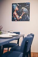 Parrot's Home Lalez Bay