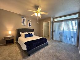 Spacious 2 Bdrm Th in Phoenix Perfect Getaway by Glow Explore