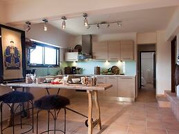 Luxury Seaview Apartment, 60sec Walk To Beach!